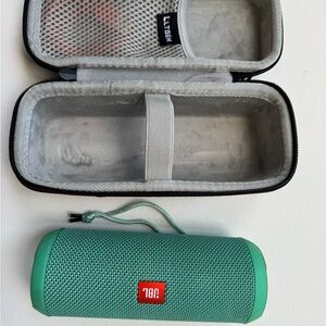 JBL Flip Bluetooth Speaker Teal Green Waterproof + Carry Case $195